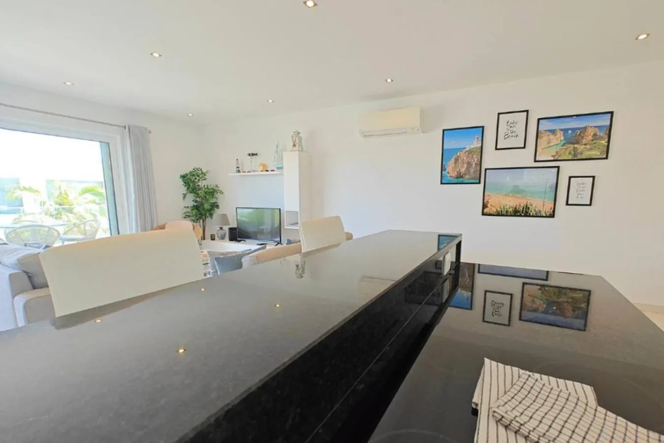 Home By The Sea Ocean View Apartment Лагуш